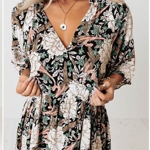 IMPRESSIONS MERITT BOHO IN SOHO FLORAL SHIFT DRESS IN BLACK
